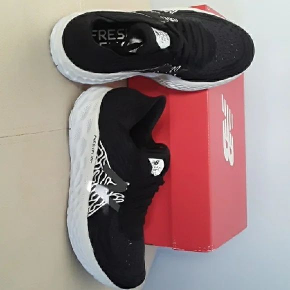 NWT New Balance Fresh Foam 1080 V10, Size 6.5 womens - Picture 2 of 9